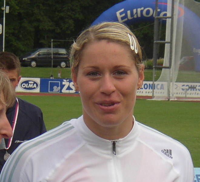 File:Vera Cechlova-Pospisilova CZ championships in athletics Kladno 2005.jpg
