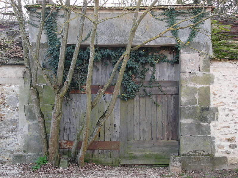 File:Vieille-Église-en-Yvelines en 2012 05.jpg