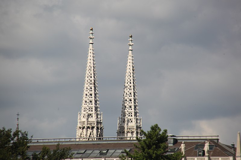 File:Votivkirche 16.JPG