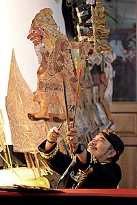 Wayang Kulit performance with Dalang Wayangan (259).jpg