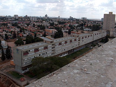 איך מגיעים באמצעות תחבורה ציבורית  לשכונה ה'? - מידע על המקום