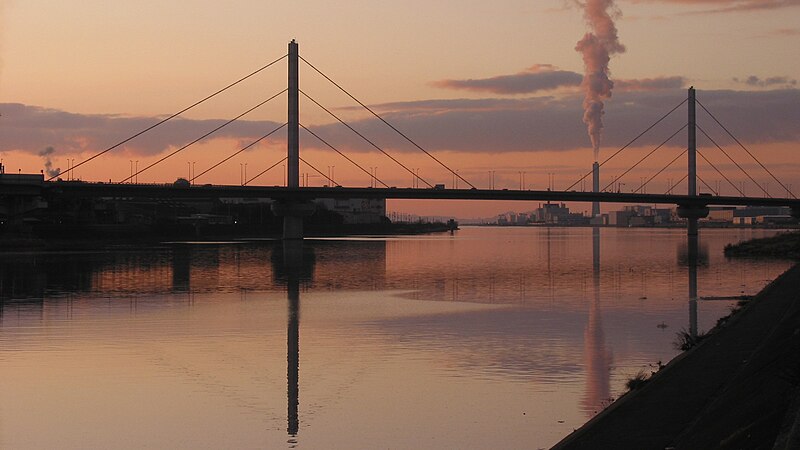 File:Yamatogawa Bridge Hanshin Xpwy R4 01.jpg