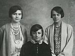 Daughters of Mustafa Kemal; left to right: Zehra Aylin, Rukiye (Erkin) and Sabiha (Gökçen).