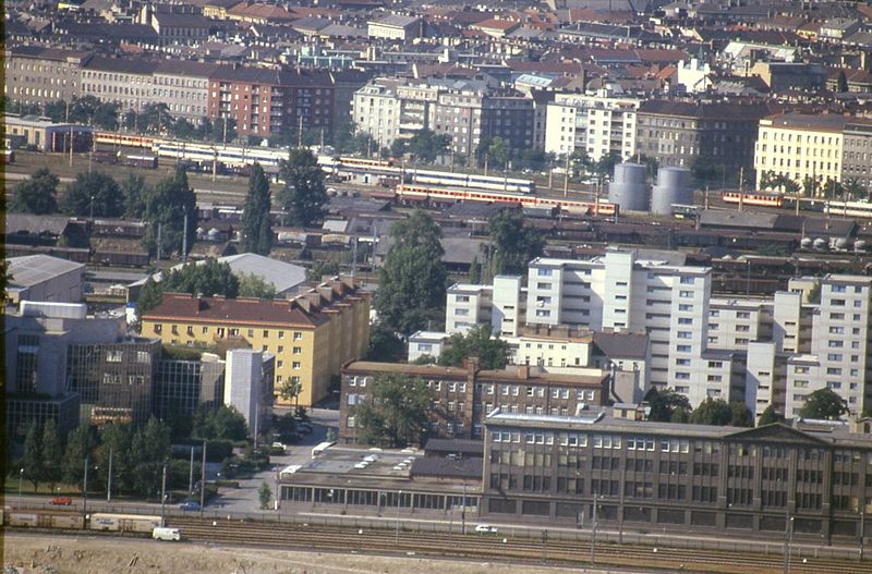 File:197L03180890 Blick vom Donauturm, Handelskai, Weschelstrasse, Bereich Bahnhof Wien Nord.jpg