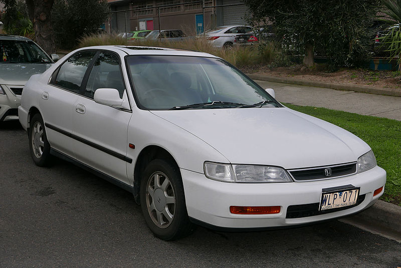 File:1997 Honda Accord VTi sedan (2015-07-15) 01.jpg