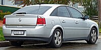 2004-2005 Holden Vectra (ZC MY05) CD hatchback (2010-07-11).jpg