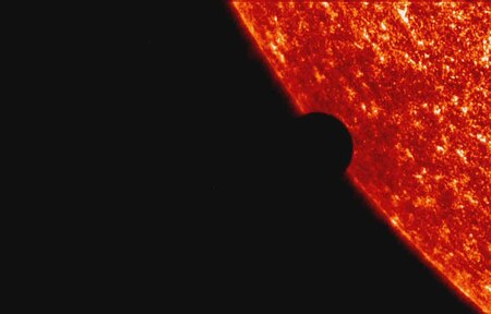 ไฟล์:2004 Venus transit UV.ogv