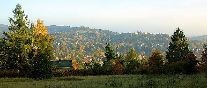 File:20081011605DR Sebnitz Stadtpanorama vom Finkenberg.jpg