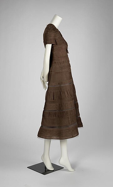 File:2008 Ralph Rucci dress, brown cotton net 02.jpg