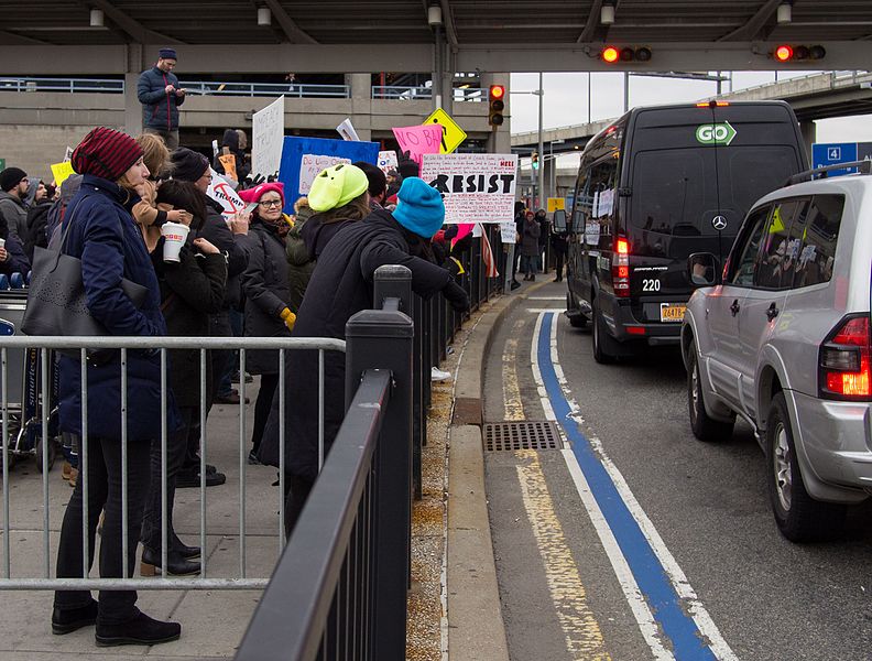 File:2017-01-28 - protest at JFK (80808).jpg