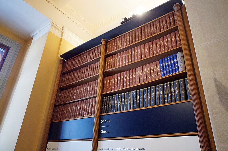 File:2023-04-22 Parlament Bibliothek2.jpg