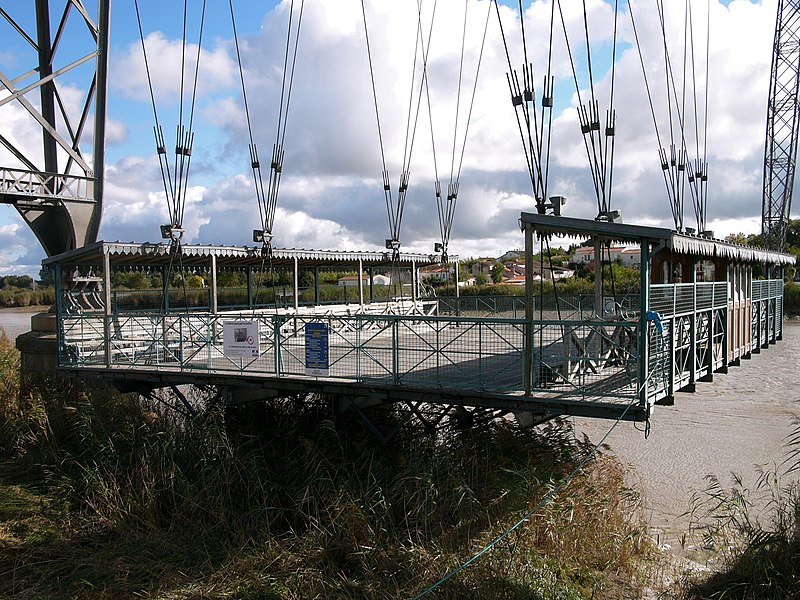 File:550 - Pont transbordeur Nacelle - Rochefort.jpg