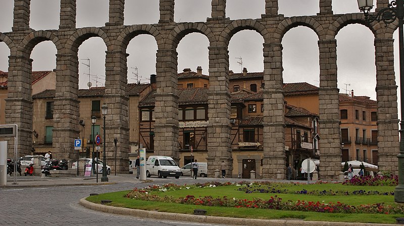 File:Acueducto de Segovia 37.JPG