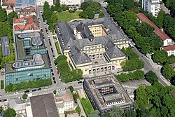 Aerial image of the headquarters of Munich Re (view from the southeast).jpg