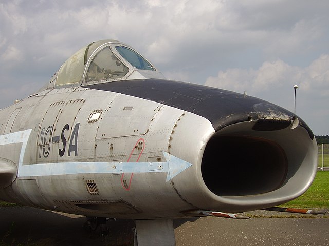 Dassault Super Mystère showing entry to engine intake duct