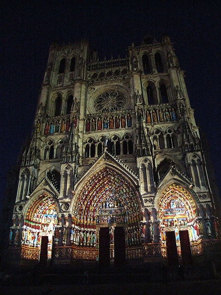 File:Amiens cathedral Son et lumière 001.JPG