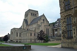 Côté sud de l'abbatiale