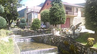 Krani river and traditional architecture of Arvati