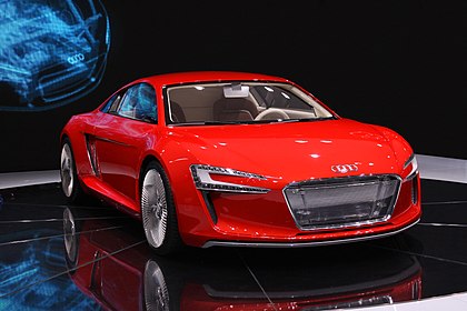 Veículo elétrico Audi e-tron no Salão do Automóvel de Frankfurt de 2009. (definição 1 280 × 853)