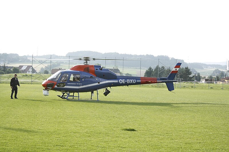 File:BMI Polizeihubschrauber5.jpg