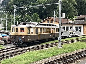 ABDeh 4/4 302 at Zweilütschinen train station