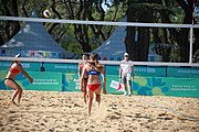 Deutsch: Beachvolleyball bei den Olympischen Jugendspielen 2018; Tag 8, 14. Oktober 2018; Mädchen, Achtelfinale – Bolivien-Puerto Rico 0:2 (18–21/18–21 ) English: Beach volleyball at the 2018 Summer Youth Olympics at 14 October 2018 – Girls Round of 16 – Bolivia-Puerto Rico 0:2 (18–21/18–21 )