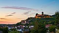 Beilstein - Burg Hohenbeilstein und Unteres Schloss - Ansicht vom Brückerweg nach Sonnenuntergang