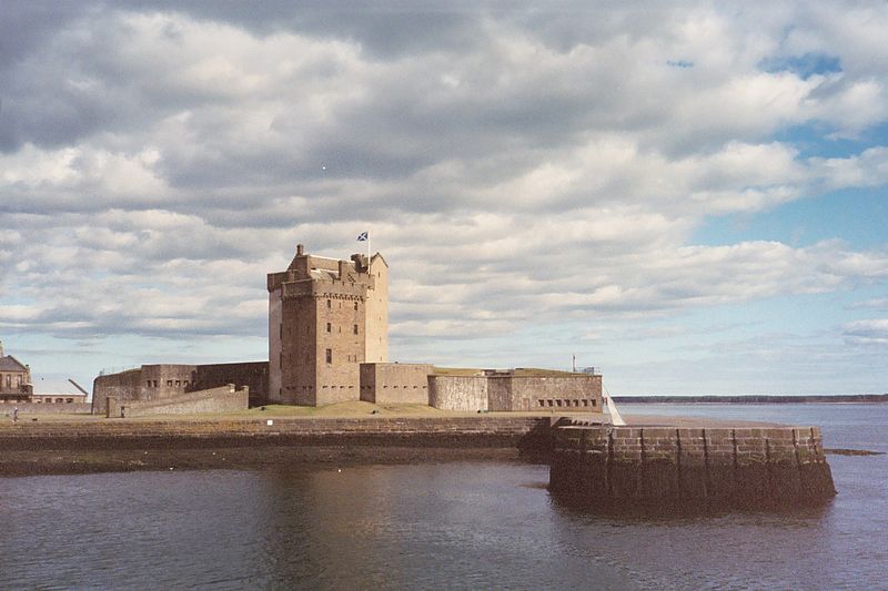 File:Broughty castle view.JPG