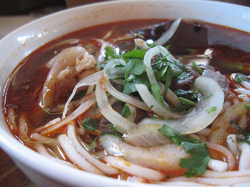 File:Bun Bo Hue 1.jpg