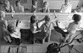 Bundesarchiv Bild 183-1986-1013-017, Grethen, Waschraum im Kindergarten.jpg