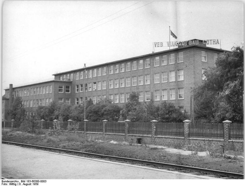 File:Bundesarchiv Bild 183-66380-0003, Gotha, Werk des VEB Waggonbau Gotha.jpg