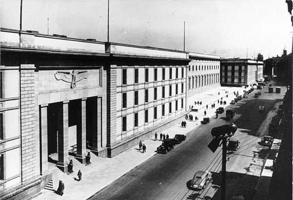 Image: Bundesarchiv Bild 183 R89708, Berlin, Neue Reichskanzlei