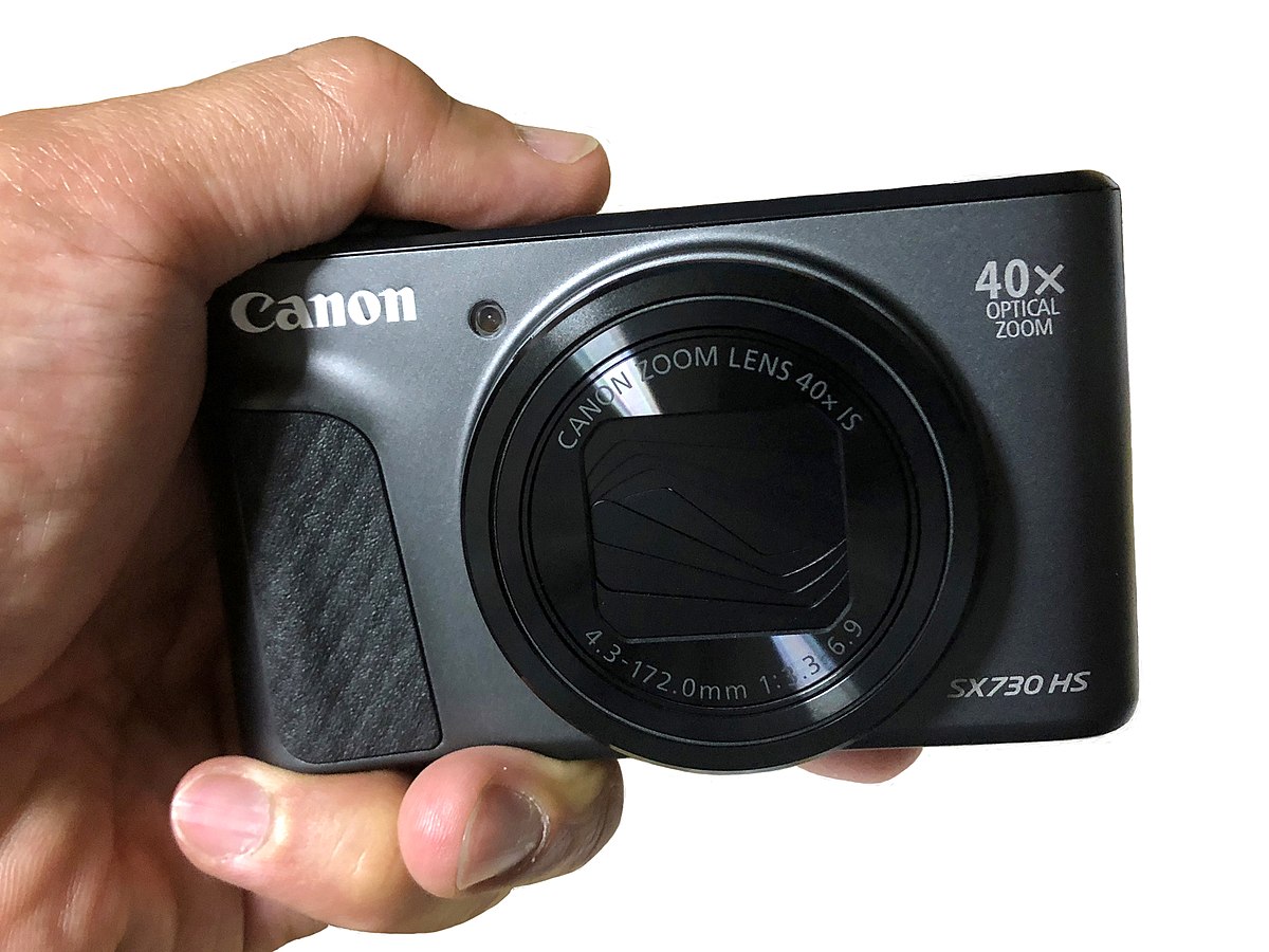 File:Canon PowerShot SX730 HS zwart, -29 mei 2018 a.jpg 