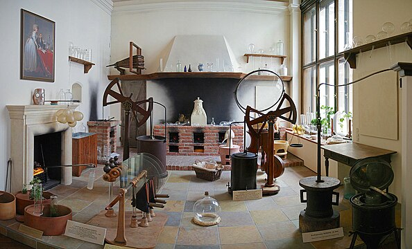 Chemistry laboratory of the 18th century, of the sort used by Antoine Lavoisier and his contemporaries