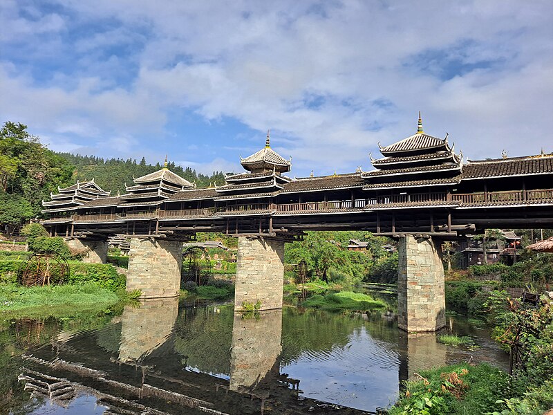 File:Chengyang Yongji Bridge, Liuzhou.jpg