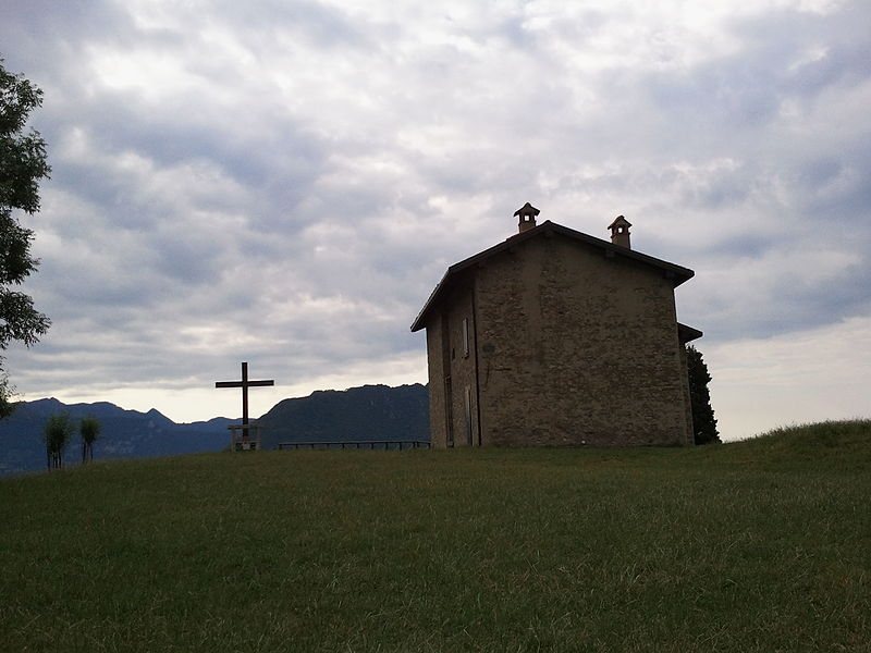 File:Chiesa di San Tomaso, Valmadrera.jpg