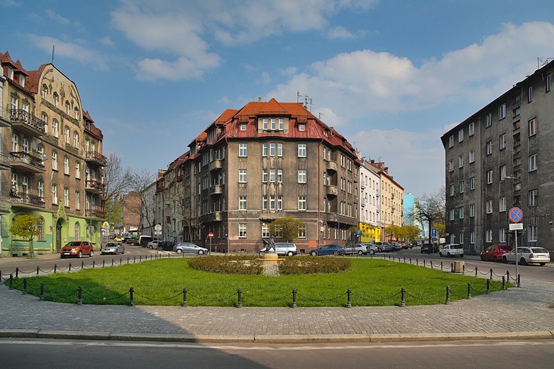 File:Chorzow Plac Matejki.jpg