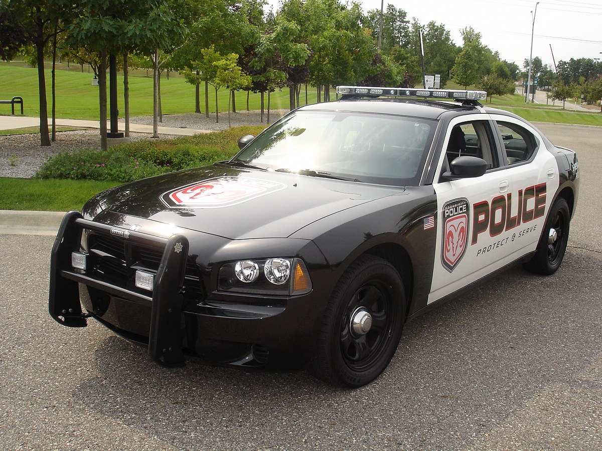 File:Coche policia nacional adscrita Principado.jpg - Wikimedia Commons