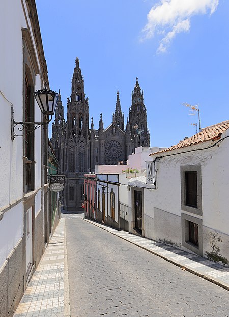 Church of San Juan Bautista, Arucas, May 2018.jpg