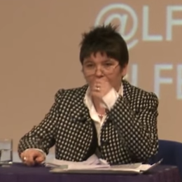 Claire Fox de Moral Maze (rognée) .png