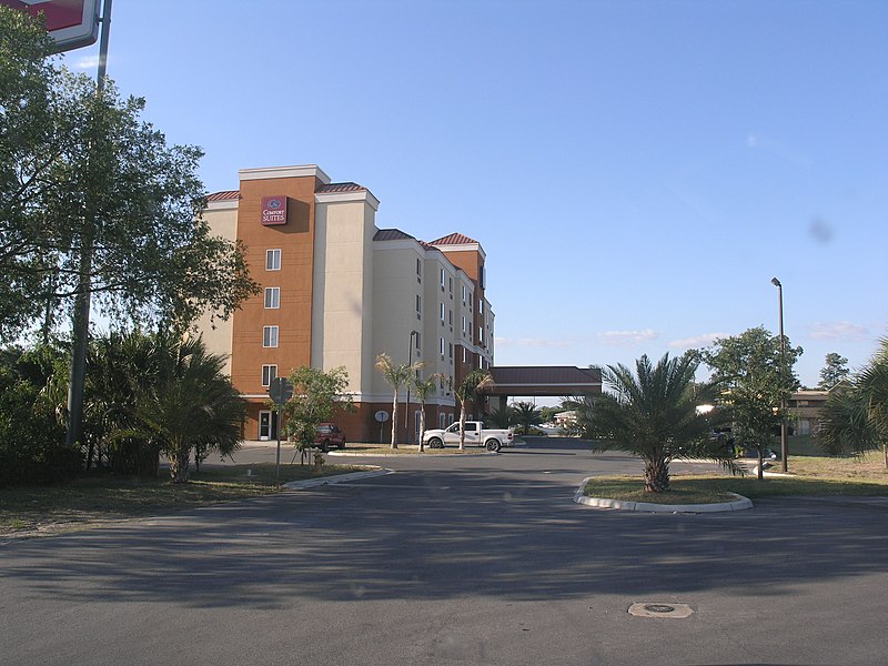 File:Comfort Suite, Ocala - panoramio.jpg