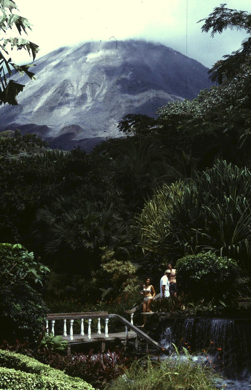 Costa Rica Tabacon Volcan Arenal - panoramio (1).jpg