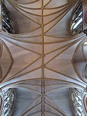 Crossing of Secondary transept Crossing of Secondary transept.jpg