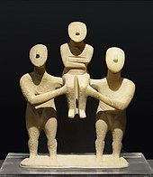 Group of three figurines, early Spedos type, Keros-Syros culture (EC II) Cycladic three figurines group.jpg