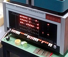 Lights on the front panel of a DEC PDP-8 (1965) DEC PDP-8, Stuttgart, cropped.jpg