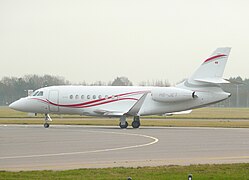 Dassault Falcon 2000 Lhr20091214016 (4194877547).jpg