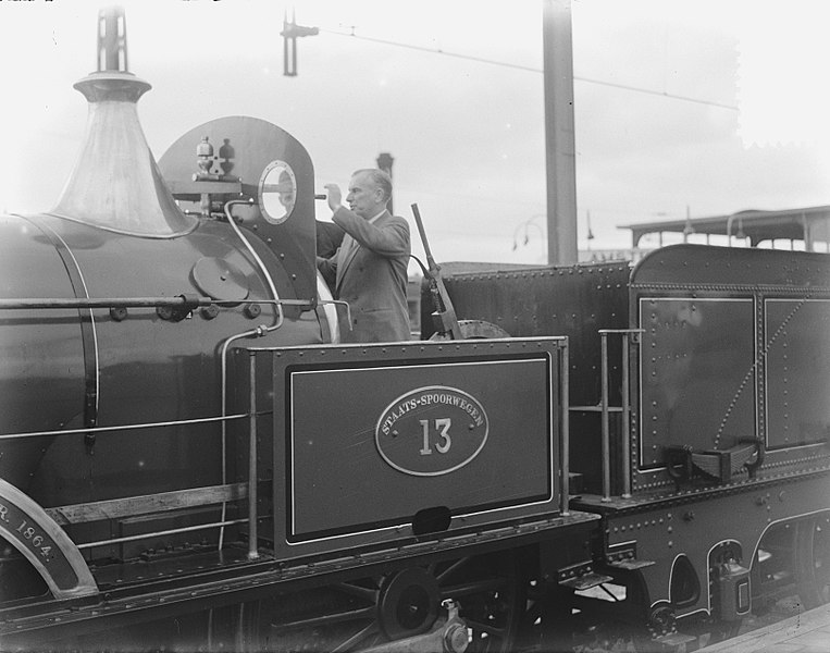 File:Demonstratie spoorwegen Amstel-station Amsterdam, Bestanddeelnr 905-1287.jpg