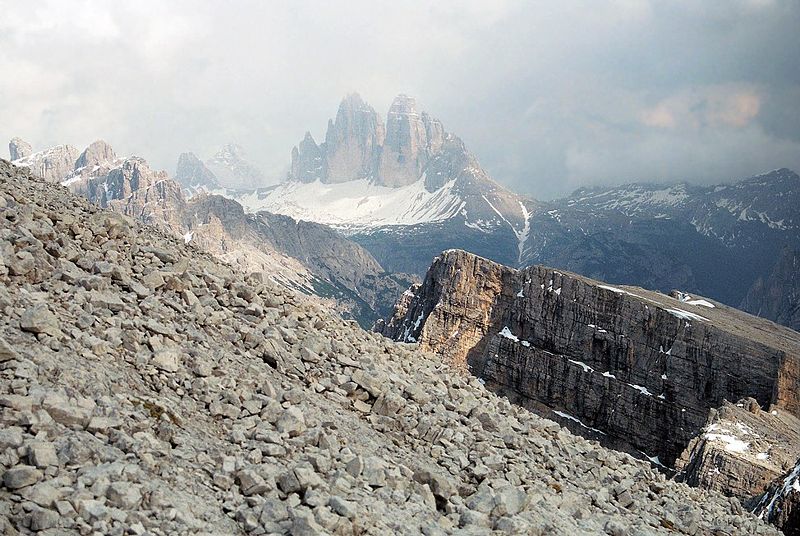 File:Dolomiti 4.jpg