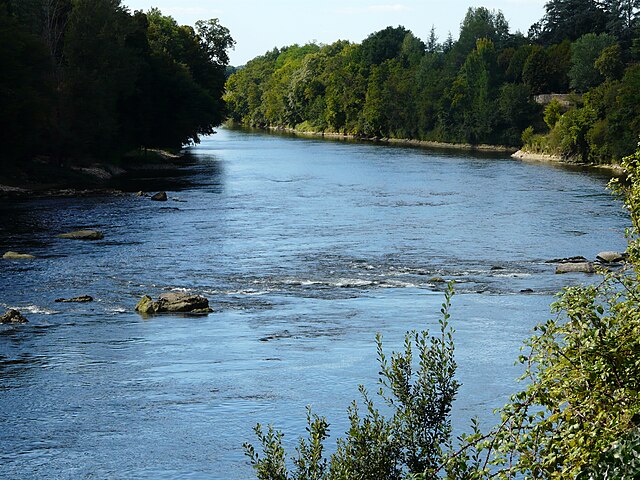 File:Dordogne aval Tuilières.JPG