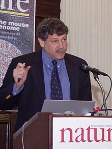 Доктор Эрик Ландер, MIT және Harvard.jpg кең институтының директоры